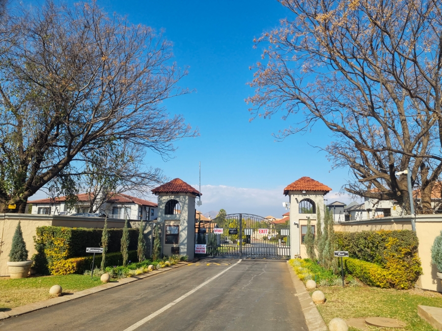 5 Bedroom Property for Sale in Melodie North West